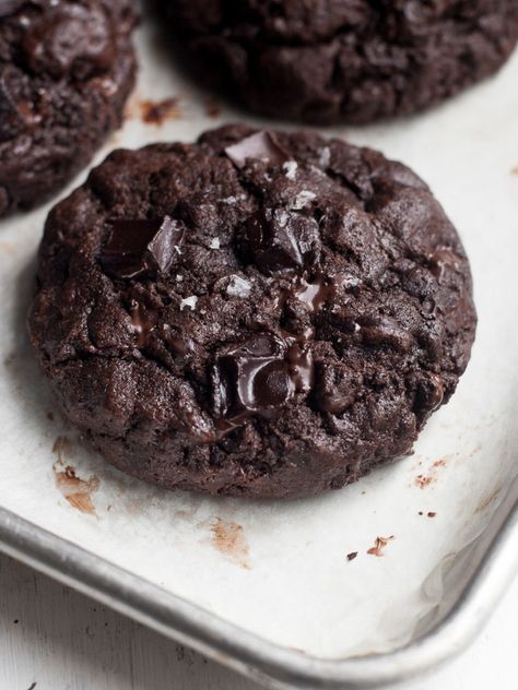 Coal Cookies, Chocolate Chip Brownie Cookies, Best Cookies Recipes, Double Chocolate Cookies Recipe, Gluten Free Chocolate Cookies, Gluten Free Dough, Inspirational Lines, Levain Bakery, Double Chocolate Chip Cookies