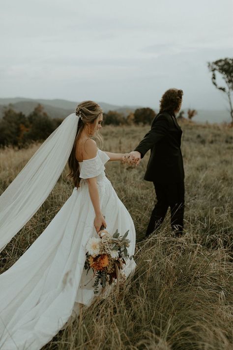 This intimate, candid, and documentary style fall wedding featured a beautiful blue ridge mountain backdrop in the mountains of North Carolina! See tons of intimate elopement ideas, dark and moody wedding photos, mountain wedding aesthetic, and documentary wedding photos! Book Lauren for your North Carolina wedding or intimate elopement at stratmanimagery.com! Misty Wedding Photos, Dark Mountain Wedding, Moody Fall Wedding Photography, Dark Wedding Pictures, Smokey Mountain Wedding Elopement, November Wedding Photos, Wedding Photography Editing Styles, Wedding Photos Moody, Wedding Photos Mountains