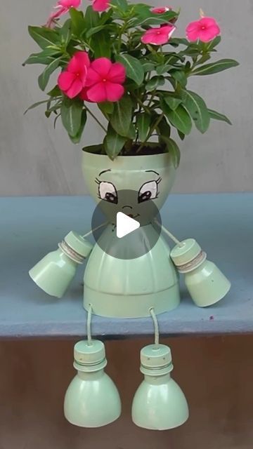 Art On Plastic Bottle, Diy Planters From Plastic Bottles, Flower Pot People Diy How To Make, Plastic Bottle Diy Ideas, Plastic Bottle Crafts Garden, Diy Plastic Bottle Planters, Jug Planters, Bottle Recycling Ideas, Ideas With Plastic Bottles