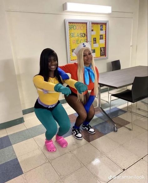 Celeberty Day Spirit Week Ideas, Halloween Costume Ideas For School, Guy And Girl Halloween Costumes, Couples Halloween Costume Black People, Halloween Costume Ideas Black Women, Mermaid Man And Barnacle Boy Costume, Gender Swap Spirit Week, Halloween Costumes Black People, Cute Bestie Halloween Costumes