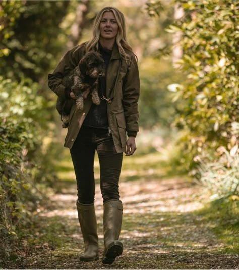 Hunting Outfit Aesthetic, Old English Style Clothes, English Country Lifestyle, British Country Outfits, Schoffel Woman Outfit, Hunting Outfit Women, English Country Outfits, Country Walk Outfit, Dubarry Boots Outfit