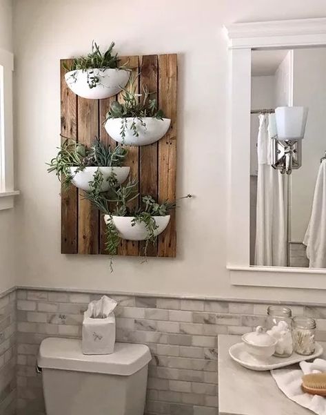 Easy budget friendly wall decor idea you can make for cheap. Easy repurposed pallet wood DIY Idea. Diy Pallet Wall Art, Cheap Diy Wall Art, Repurposed Pallet Wood, Couple Wall Art, Diy Pallet Wall, Wood Wall Bathroom, High Ceiling Living Room, Cheap Wall Art, Pallet Wall Art