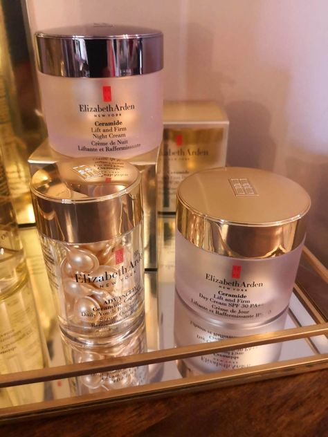 Elizabeth Arden Skincare, Skincare Expensive, Elizabeth Arden Capsules, Elizabeth Arden Perfume, Winning Awards, Luxurious Skincare, Expensive Perfume, Acrylic Nail Set, Skincare Inspiration