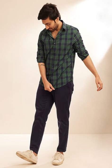 Buy The Bleu Label Green Cotton Checkered Shirt at Pernia'sPopUpShopMen 2023 Checkered Shirt Outfit Mens, Checkered Shirt Outfit, Checked Shirt Outfit, Black Check Shirt, Blue Checkered Shirt, Shirt Outfit Men, Dapper Men, White Converse, Checkered Shirt