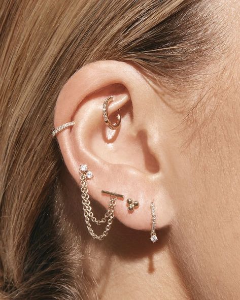 Some people: wear a slicked-back bun for hair wash days. Us: wear a slicked-back bun to show off our ear stack. Multiple Ear Piercings Minimalist, Gold Double Earrings, Ear Piercings Minimalist, Piercings Minimalist, Double Earring, Helix Piercings, Earring Stack, Double Earrings, Minimalist Earring