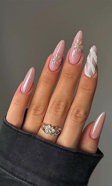 Festive Fingertips 52 Enchanting Christmas Nail Ideas : Mix Glitter & Red Nails Wintry Nails, Snow Nails, Cute Christmas Nails, Snowflake Nails, Winter Nail Designs, Festival Nails, Oval Nails, New Year's Nails, Xmas Nails