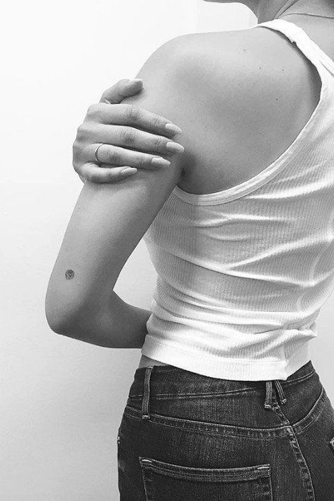 Bella Hadid Tattoo, Best Celebrity Tattoos, Above Elbow Tattoo, Jonboy Tattoo, Elbow Tattoos, Small Tattoos For Guys, Celebrity Tattoos, Tattoo Designs For Women, Tattoos For Women Small