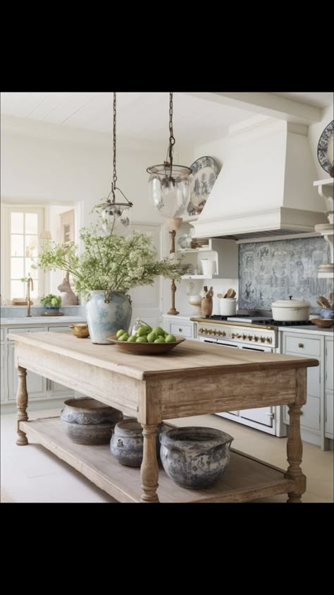 Kitchen Island French, Victorian Salon, Kitchen Bench Ideas, Dairy Table, House In Country, Diy House Building, Lake Farmhouse, Cream Range, Antique Kitchen Island