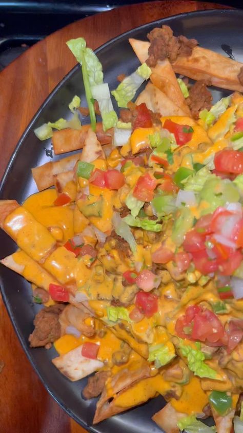 Taco Fries With Tortillas, Loaded Taco Fries, Loaded Nacho Fries, Nacho Fries Recipe, Taco Tuesday Ideas, Nachos Fries, Taco Fries, Gameday Food, Chili Pie