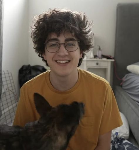 Fluffy Hair And Glasses, Oc Poses, Hair And Glasses, Danny Gonzalez, Boys With Curly Hair, Fluffy Hair, Short Curly Hair, Short Curly, Ear Piercings