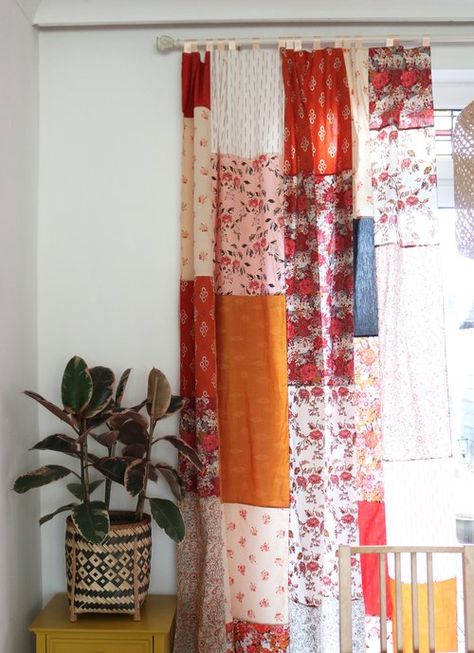 Fabric Diy Decor, Fabric Uses Ideas, Patchwork Linen Curtains, Boho Patchwork Curtains, Hand Sewn Curtains, Trendy Diy Home Decor, Sewing Patterns Home Decor, Patchwork Curtains Fabric Scraps, Patch Work Curtains