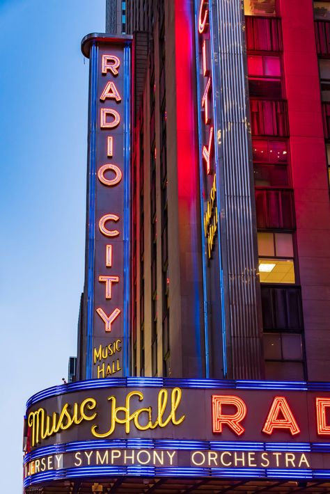 When it first opened, the theater received more acclaim than the performance Art Deco Theater, Ellen Degeneres And Portia, Malibu Beach House, Iconic Architecture, Christmas Spectacular, Warner Music Group, City Block, Radio City Music Hall, Metropolitan Opera