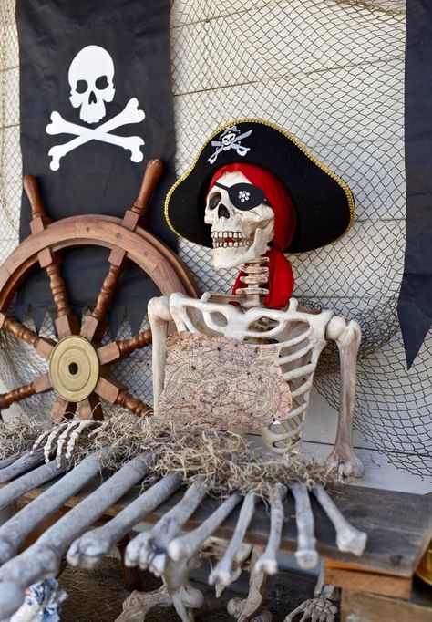 Skeleton Decoration Ideas, Goonies Halloween, Goonies Birthday, Goonies Party, Los Goonies, Pirate Signs, Halloween Garage, Spooky Dinner, Halloween Tablecloth