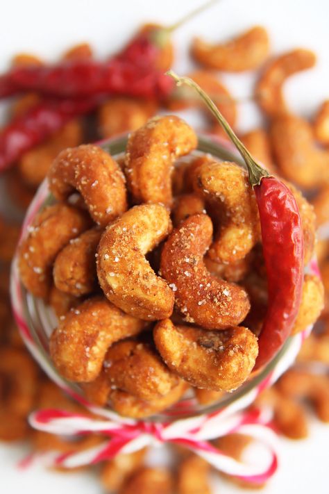 Snack smarter with these 10 healthier travel friendly snacks that are easy to take anywhere. These gluten free travel snacks range from vegan, grain free, dairy free, and paleo options. Football Food Healthy, Cashew Recipes, Spicy Nuts, Spicy Cashews, Wholesome Snacks, Peanut Recipes, Nut Snacks, Spicy Honey, Roasted Cashews