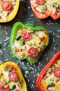 Bell Pepper Pizza, Pepper Pizza, Easy Low Carb Snacks, Low Carb Low Fat Recipes, Baked Veggies, Bell Pepper Recipes, Boiled Egg Diet Plan, Veggie Pizza, Green Pepper