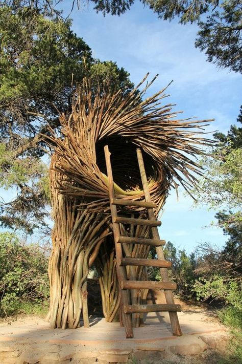 Human-Sized Nests with Ladders and Slides in Big Sur Market Architecture, Modern Metropolis, Natural Structures, Wooden Structure, Empty Nest, Vernacular Architecture, Design Exterior, Land Art, Environmental Art