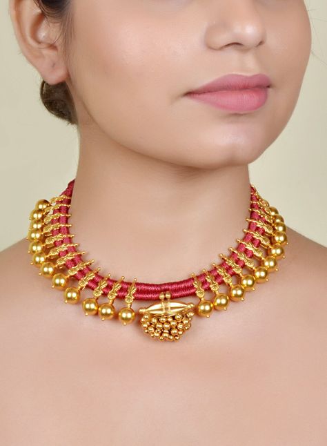 Red Beads Necklace, Dholki Beads, Unique Choker Necklaces, Indian Choker Necklace, Gold Earrings Models, Beaded Necklace Patterns, Round Bead Necklace, Necklace Indian, Gold Jewelry Stores