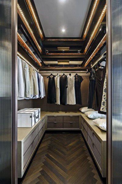 Minimalist Dekor, Small Closet Space, Walking Closet, Walk In Closet Design, Open Closet, Closet Layout, Wardrobe Room, Closet Remodel, Scandinavian Bedroom