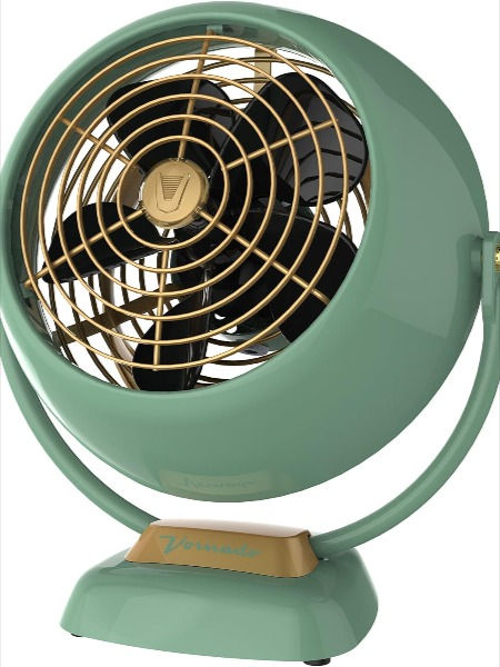 Vornado Vintage Air Circulator Fan Table Fans, Floor Fans, Green Table, Vintage Air, Vintage Decor, Vintage House, Vintage Inspired, Free Delivery, Vintage Fashion