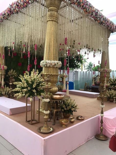 Muhurtam Decoration, Vidhi Mandap Decor, Simple Mandap Decor Indian, Mantap Decoration, Mandapam Decoration Marriage, Mantap Decor, Mandap Decor Indian, Traditional Mandap, Sikh Wedding Decor