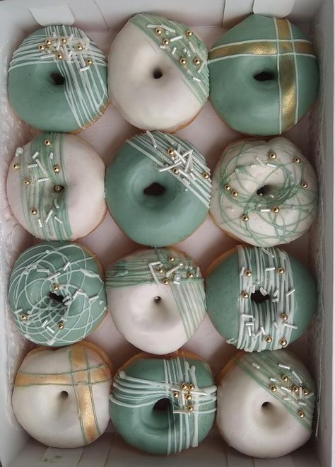 Sage Green White And Gold Party Decorations, Green Donuts Ideas, Sage And Gold Party, Sage And Gold Party Decor, Green Deserts Ideas, Sage Green And Gold Birthday Party Decor, Sage Green Treats, Sage Gold And White Wedding, Sage Green Desserts