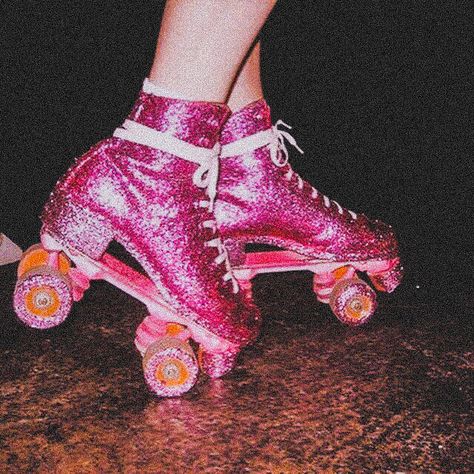 Edit by - @where_have_yall_been_at_ on ig #rollerskating  #rollerskates #rollerdisco #disco #discoaesthetic #aestheticedits #aestheticart #70saesthetic #60sfashion #80saesthetic 80s Disco Aesthetic, 70s Disco Aesthetic, 70’s Disco, Disco Aesthetic, Disco 70s, 80s Disco, Disco Funk, Disco Night, Roller Disco