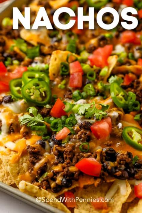 Nachos Recipe Easy Ground Beef, Best Nachos Recipe Ground Beef, Hamburger Nachos Recipe Beef, Classic Nachos Recipe, Ground Beef Nachos Recipe, Basic Nachos Recipe, Easy Nachos Recipe Beef, Best Nachos Recipe, Beef Nachos Supreme