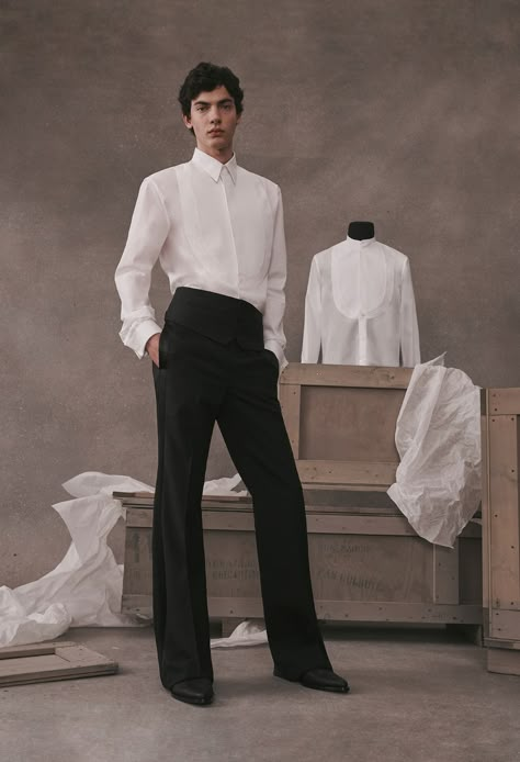 Givenchy Atelier Is Launching Next Week With a Capsule Collection of Elevated Essentials | Vogue Givenchy Couture, Givenchy Paris, Column Gown, Capsule Collection, French Fashion, Elegant Outfit, Men's Collection, Paris Fashion, Runway Fashion