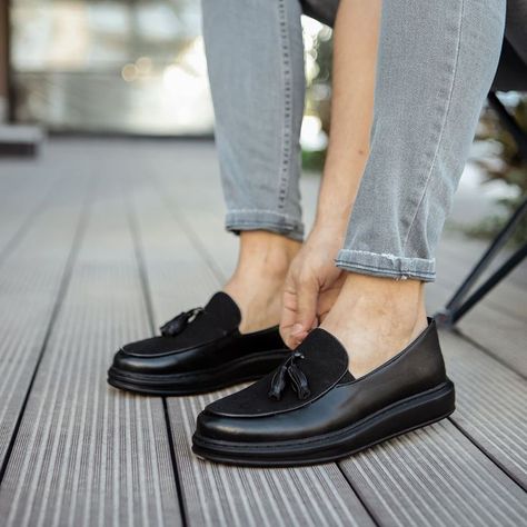 Color: Black Outer material: High Quality Artificial Leather Inner Material: 100% Cotton Black Loafers, Unique Shoes, Black Leather Shoes, Men's Wardrobe, Casual Black, Black Queen, Modern Man, Loafers Men, All Black