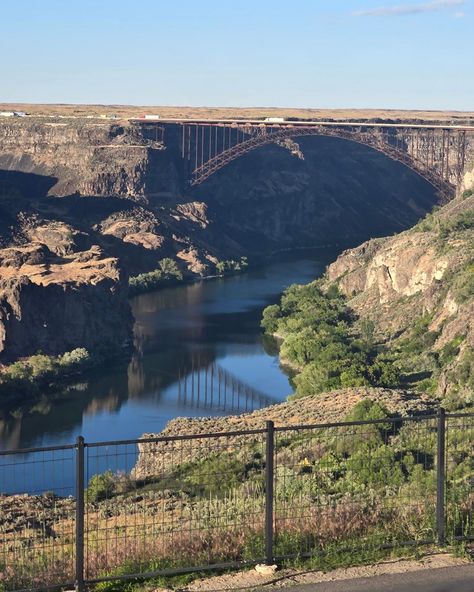 In Twin Falls, Idaho for work. Breathtaking. #twinfallsidaho #beautiful #summer #redrobinstudio #tellyourstory Twin Falls Idaho, Story Teller, Twin Falls, Beautiful Summer, Idaho, Places To Go, Twins, On Instagram, Quick Saves