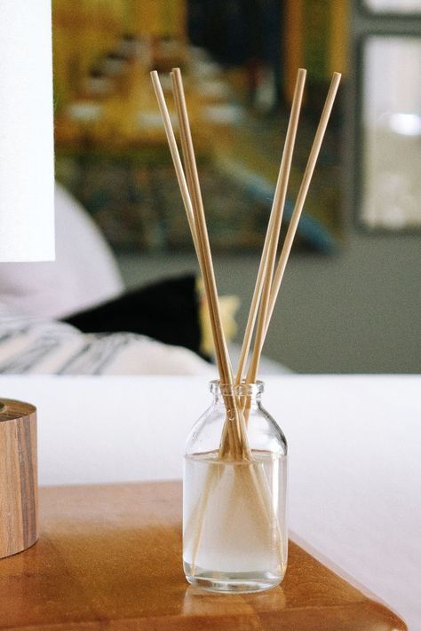 Diy Room Diffuser, Reed Diffuser Diy, Diffuser Diy, Camping Holidays, Own Room, Holistic Health Remedies, Coconut Health Benefits, Room Diffuser, Healthy Advice