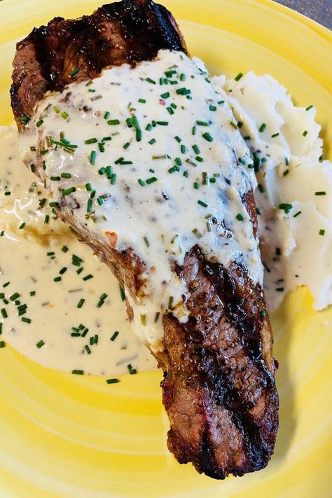 steak with cream sauce Mexican Cream Sauce, Cream Sauce For Steak, Steak Cream Sauce, Pepper Sauce For Steak, Bang Bang Salmon, Sauce For Steak, Dijon Cream Sauce, Steak Sauce Recipes, Bang Bang Sauce