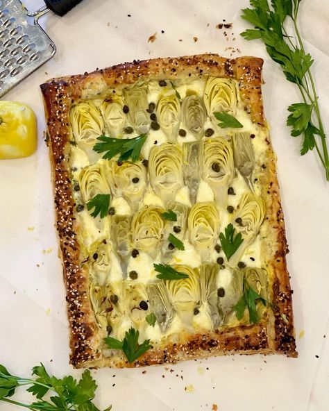 Easy 30 Minute Artichoke Puff Pastry Tart Smeared With Cream Cheese &Amp; Sprinkled With Everything Bagel Seasoning Recipe https://fooooods.com/easy-30-minute-artichoke-puff-pastry-tart-smeared-with-cream-cheese-sprinkled-with-everything-bagel-seasoning-anexplorerskitchen Artichoke Puff Pastry Appetizers, Artichoke Tart Recipe, Artichoke Cheese Tart, Artichoke Puff Pastry, Artichoke Tart, Appetizers Meat, Savoury Tart, Fall Hosting, Artichoke Appetizer