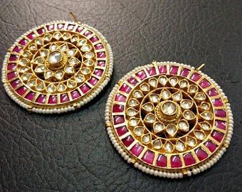 Punjabi Earrings, Indian Women Fashion, Real Gold Jewelry, Bride Jewelry, Cuff Jewelry, Jewelry Simple, Kundan Earrings, Gold Jewelry Simple, Earrings Round