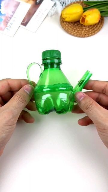 Plastic Bottle Crafts Diy, Plastic Bottle Art, Plastic Recycling, Beverage Bottle, Astuces Diy, Bottle Cap Crafts, Diy Bottle Crafts, Plastic Bottle Crafts, Diy Crafts For Kids Easy