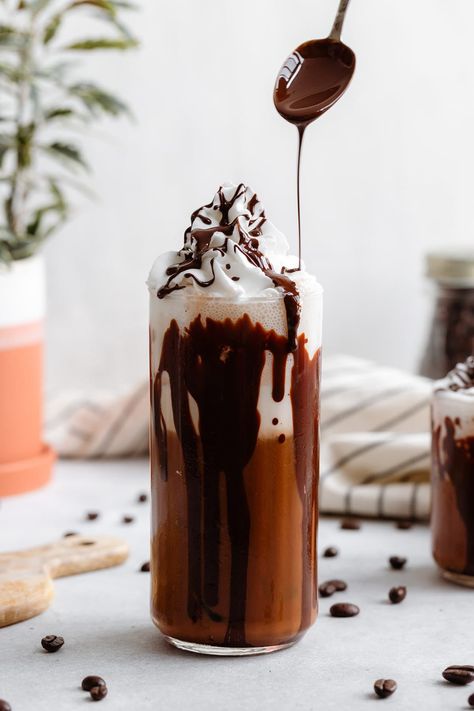 This vegan double chocolate iced mocha is the best way to drink your coffee! It has cold brew, cacao, maple syrup, vegan whipped cream, and lots of melted dark chocolate! Make it with decaf coffee as an afternoon treat! Iced Mocha Coffee, Spicy Chocolate, Mocha Recipe, Vegan Whipped Cream, Iced Mocha, Cinnamon Coffee, Mocha Coffee, Vanilla Whipped Cream, Mocha Latte