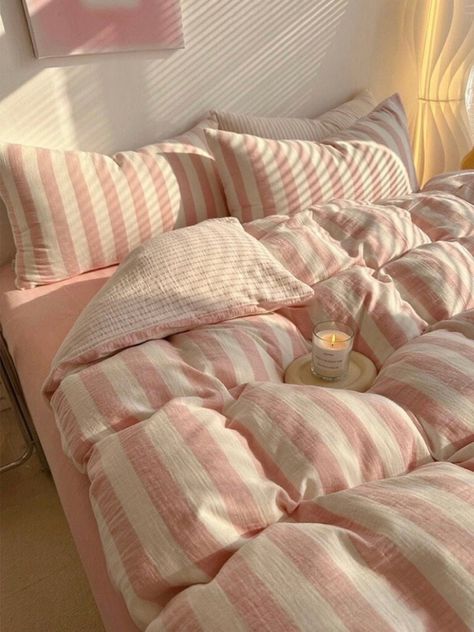 girly bedding bedsheets bed Subtle Pink Apartment, Girly Duvet Covers, Arrange Bed Pillows, Soft Pink Comforter, Bed Sheets Striped, Cushion On Bed Ideas, Pastel Comforter Set, Bed With Pink Sheets, Pink Plaid Bedding