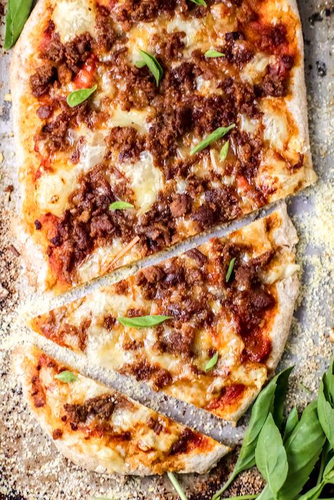 Ground Turkey Pizza Recipe - Just Short of Crazy Ground Turkey Pizza Crust, Ground Turkey Pizza, Easy Weight Watchers Lunch, Weight Watchers Lunch Ideas, Weight Watchers Lunch, Turkey Pizza, Apple Dessert Recipes Easy, Ground Turkey Recipes Healthy, Ground Turkey Tacos