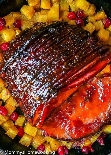 Thanksgiving Ham Recipes, Juicy Ham, Honey Ham Glaze Recipe, Spicy Ham, Thanksgiving Ham, Ham Recipes Baked, Food Sides, Honey Glazed Ham, Ham Glaze Recipe