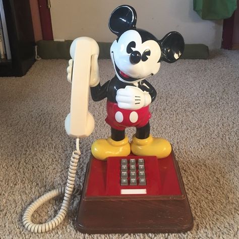 Novelty Phones, Mickey Mouse Phone, Unique Tattoos For Women, Wakey Wakey, Antique Telephone, Disney Decor, Old Phone, Home Phone, Disney Stuff