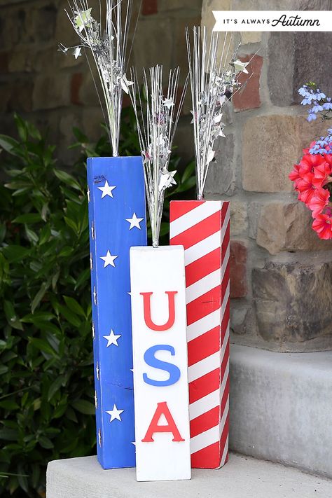 Wooden fireworks porch decorations. Fouth Of July Crafts, Wooden Firecrackers, Summer Wood Sign, Diy Porch Decor, Patriotic Diy, Painted Post, Porch Decorations, Diy Front Porch, Thanksgiving Crafts For Kids