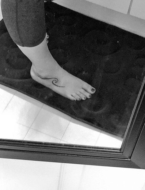 "You called me out upon the waters, the great unknown, where feet may fail. And there I find you in the mystery, in oceans deep, my faith will stand." Wave tattoo on foot :) Wave Tattoo On Foot, Tattoo Wave, Tattoo On Foot, Seashell Tattoos, Water Tattoo, Wave Tattoo, Best Tattoos For Women, Trendy Tattoo, Arrow Tattoos