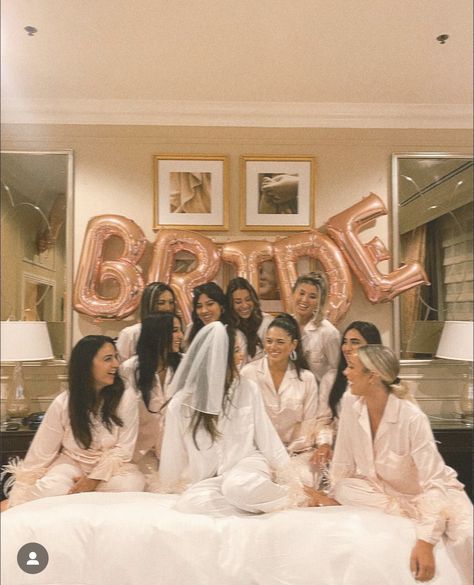 Bachelorette Party Hotel Room, Hotel Bachelorette Party, Bachelorette Slumber Parties, Bachelorette Party Ideas Girl Night, Bachelorette Sleepover, Spa Bridal Shower, Classy Bachelorette Party, Bachelorette Inspo, Pink Bachelorette Party