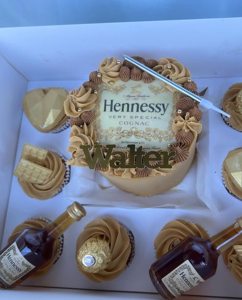 To Order Click on the “Contact” button below my bio Another one!!! Ladies, if you love your man/friend/dad/uncle buy him a Hennessy cake 🥃 Thank you so much Busi for having chosen me once again to add sweetness to your life celebrations Cake Specs Size : 5” and 8 Cupcakes Flavour : Vanilla Type : Bento Box Patron Cake, Bottle Birthday Cake, Love Your Man, Hennessy Cake, Hennessy Very Special Cognac, Crown Royal Bottle, Alcohol Cake, Bottle Cake, Birthday Cake For Him