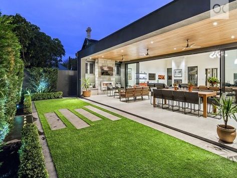 House Front Design With Varanda, House Design Inspiration Exterior, Modern Front House Design, Outside Entertainment Areas, Modern House Design Exterior, Outdoor Area Design, Entertainment House, Alfresco Designs, Outdoor Entertainment Area