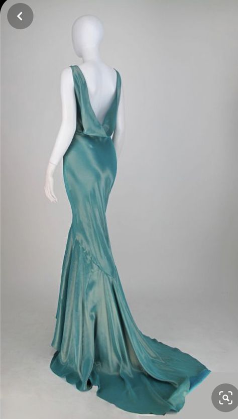 Look Formal, Bias Cut Dress, Expensive Clothes, Iridescent Blue, Vintage Gowns, فستان سهرة, 1930s Fashion, Vintage Couture, Gorgeous Gowns