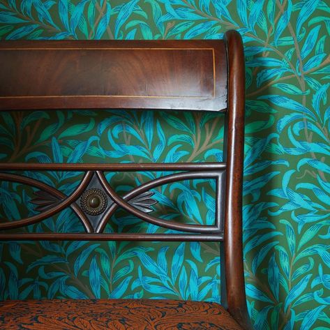 Ben Pentreath / William Morris wallpaper and fabric collaboration Arts And Crafts Movement Interior, Willow Bough Wallpaper, Ben Pentreath, Victorian Terrace House, Victorian Townhouse, Turquoise Wallpaper, Bold Decor, Bitter Chocolate, William Morris Designs