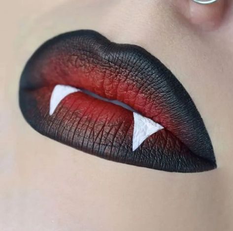 Maquillage Halloween Vampire, Halloween Lip Makeup, Fest Smink, Halloween Smink, Maquillage Halloween Simple, Halloweenský Makeup, Halloween Make-up Looks, Lip Art Makeup, Creepy Halloween Makeup