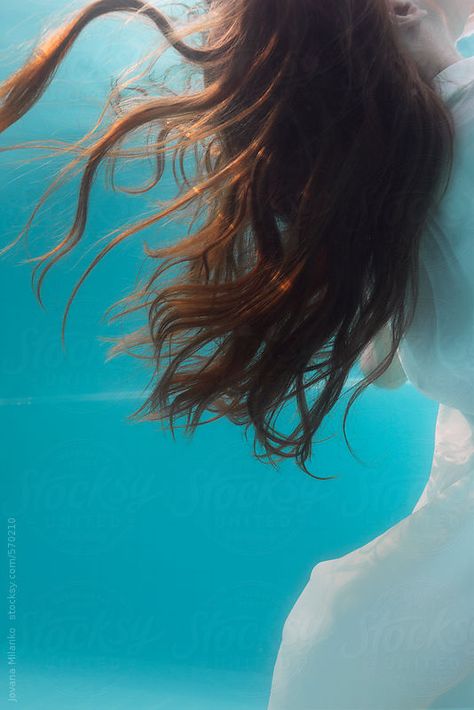 Woman's long hair floating freely underwater in the swimming pool by Jovana Milanko for Stocksy United Hair Underwater Drawing, Hair Underwater, Hair Floating, Underwater Drawing, Underwater Photoshoot, Light Brunette, Levitation Photography, Double Exposure Photography, Water Aesthetic