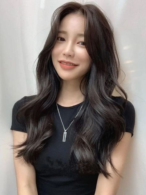 Long and Voluminous Waves (Grace Perm) Korean Wavy Perm Medium, Korean Curls Loose Waves, Korean Curl Hairstyle, Curl Korean Hair, Loose Korean Perm, Korean Perm Hairstyles Women, Korean Trendy Haircut, Korean Perms Women, S Curl Korean